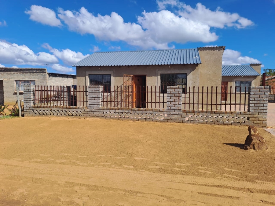 8 Bedroom Property for Sale in Rammulotsi Free State